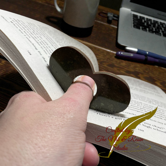Page Holder - Breen Heart Thumb Holder