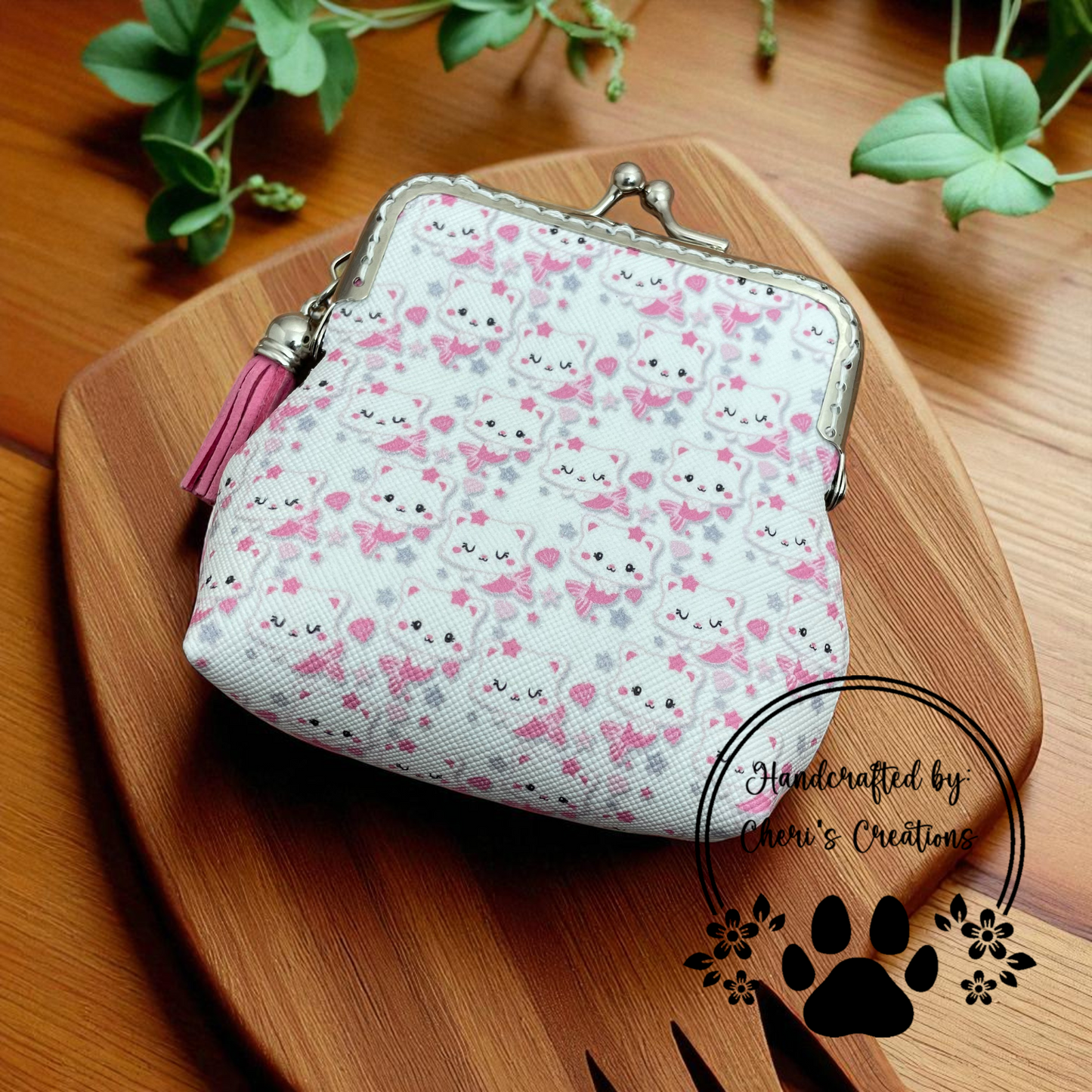 White Merkitten Faux Leather Change Purse – Handmade Kiss Clasp Coin Pouch