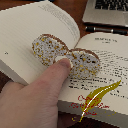 Page Holder - White & Gold Glitter Heart Thumb Holder