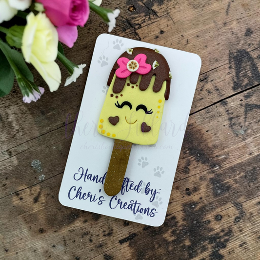 Banana Freeze Pop Bow Center – Handmade Polymer Clay Embellishment