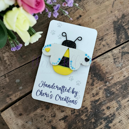 Bumblebee Bow Center – Handmade Polymer Clay Embellishment
